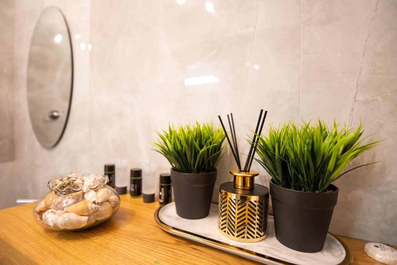 Romsuites - Amazing Atmosphere, Baha'I Gardens Main Street, German Colony Haifa Bagian luar foto