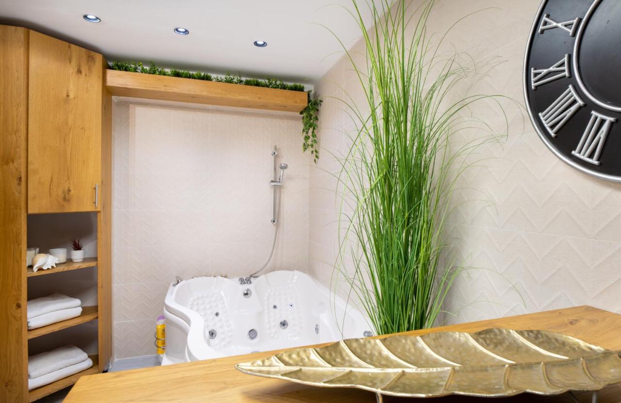 Romsuites - Amazing Atmosphere, Baha'I Gardens Main Street, German Colony Haifa Bagian luar foto